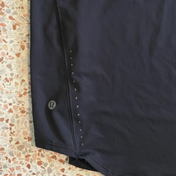 Lululemon textured singlet Tank - Picture 6 of 6